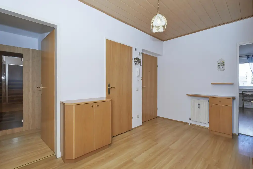 Großzügige 3-Zimmer-Wohnung mit Loggia in ruhiger Lage - Besichtigungstermine finden am 19.08.2025 statt!!