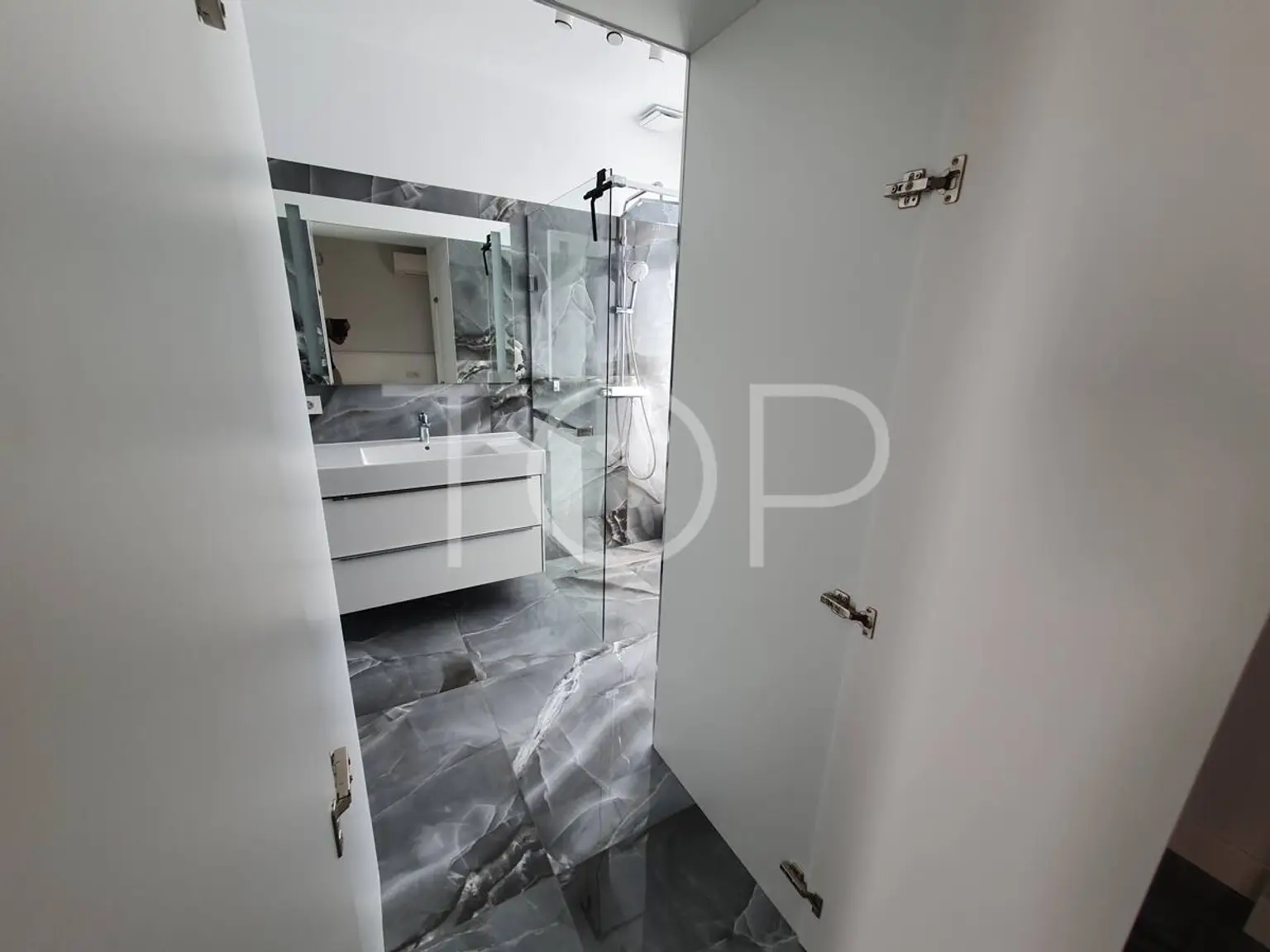 VILLA-EL-DUQUE-DORMITORIO-3-BAÑO-ENSUITE