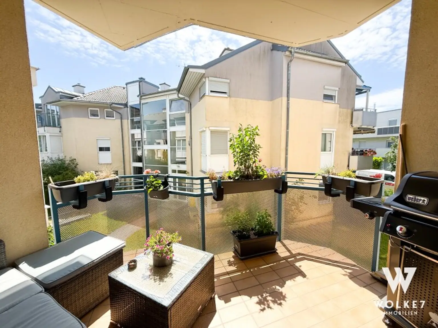 Vollmöblierte Eigentumswohnung mit Balkon | 3 Zimmer | Garagenplatz | – Familienfreundlich & Ruhig gelegen