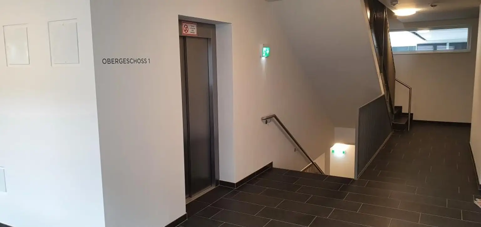 Helle 2 Zimmer Wohnung mit Balkon in der Urfahraner Leonfeldner Straße