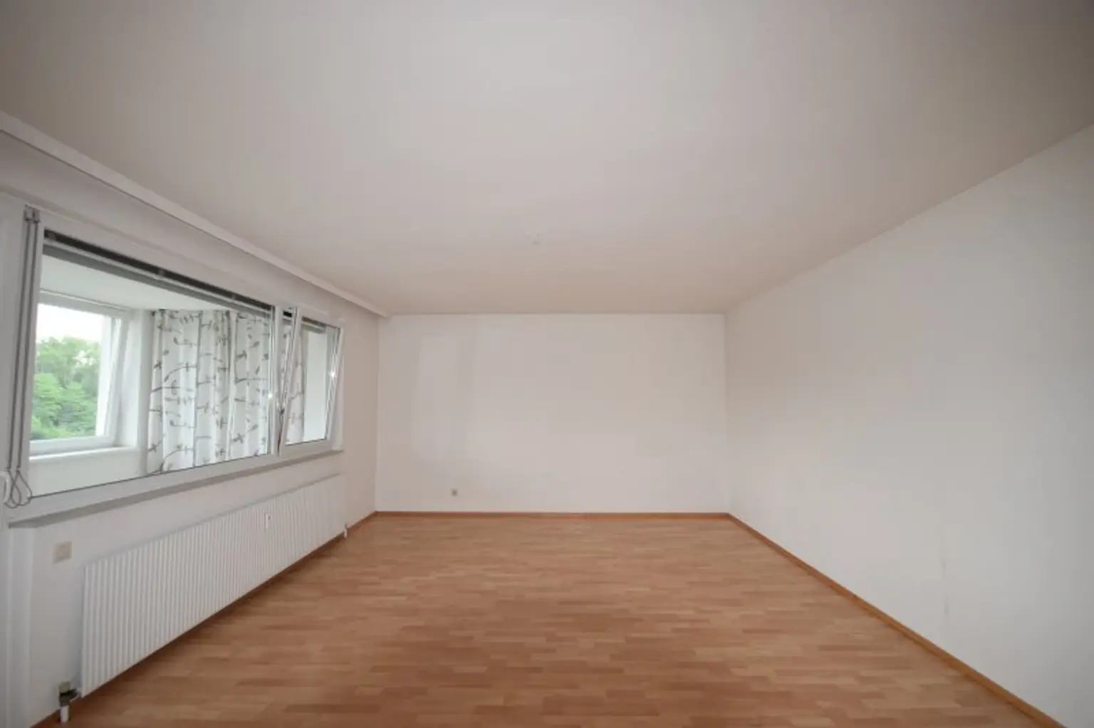 Schlafbereich - Große 3,5 Zimmer Wohnung mit Loggia Miete Bergheim Salzburg
