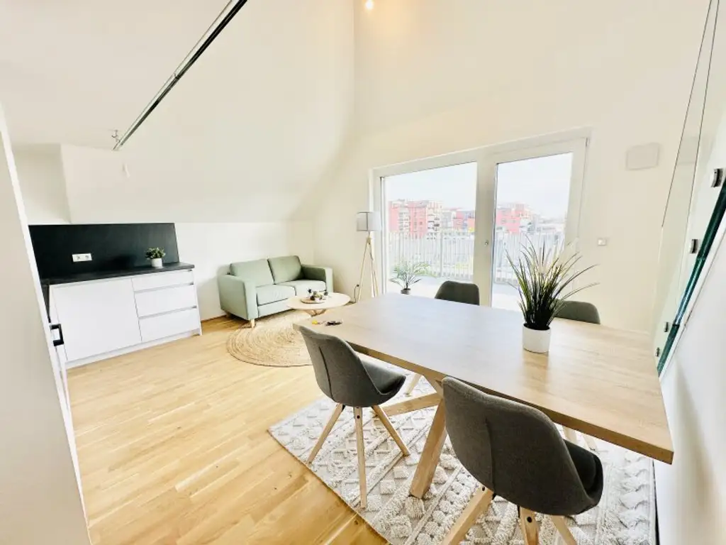 Hier müssen Sie schnell sein - AB SOFORT BEZIEHBAR!! Tolle 3 Zimmerdachgeschosswohnung + zwei Terrassen! Absolute Toplage! U1 Kagranerplatz!!
