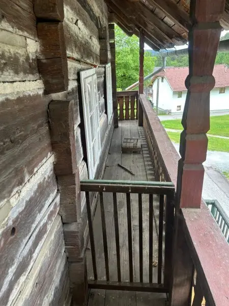 Charmantes Bauernhaus in Himmelberg WFL 100m², Baugrund 563 m² renovierungsbedürftig, € 129.000