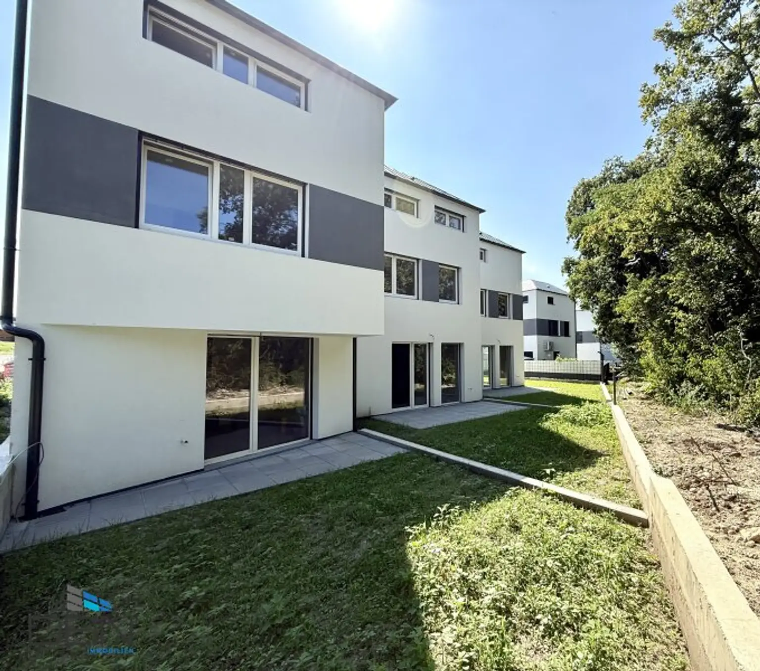 BELAGSFERTIG! TRAUMHAFTE 4-5 ZIMMER REIHENHÄUSER MIT EIGENGÄRTEN UND PKW-STELLPLÄTZEN IN FISCHAMEND!