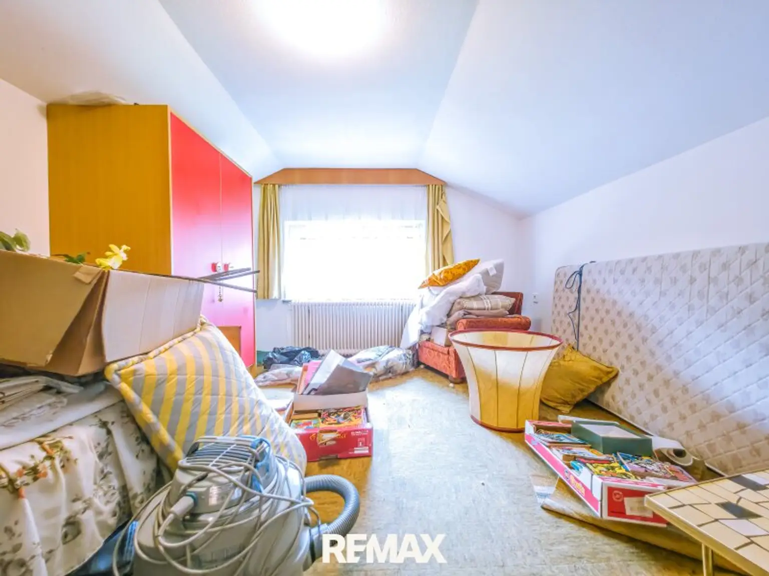 Großzügiges Einfamilienhaus mit vielseitigen Nutzungsmöglichkeiten in sonniger Lage von Oberperfuss!
