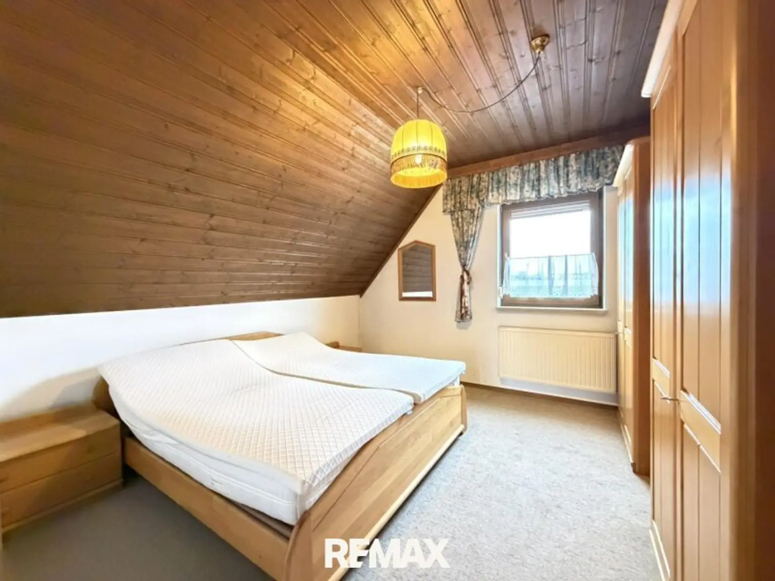 18 OG Schlafzimmer links