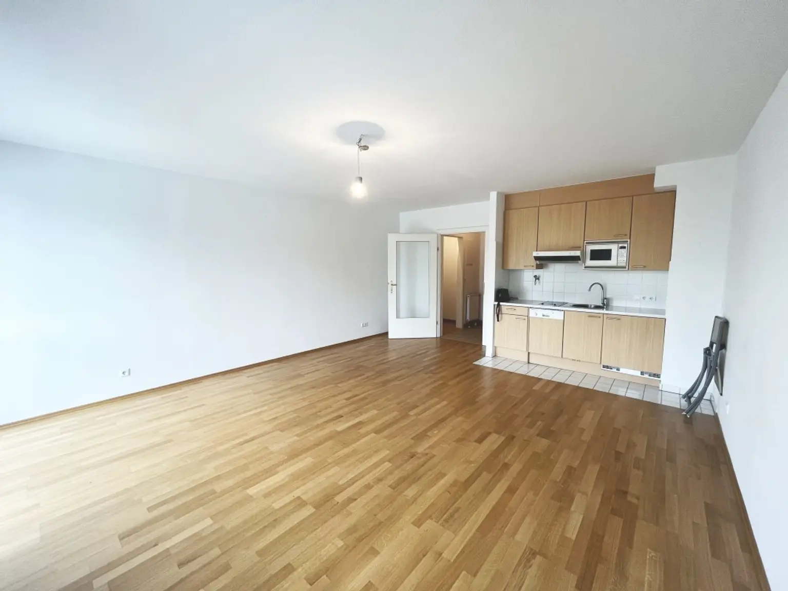 Gemütliche 1-Zimmer-Wohnung mit Terrasse - Nahe U4 Braunschweiggasse