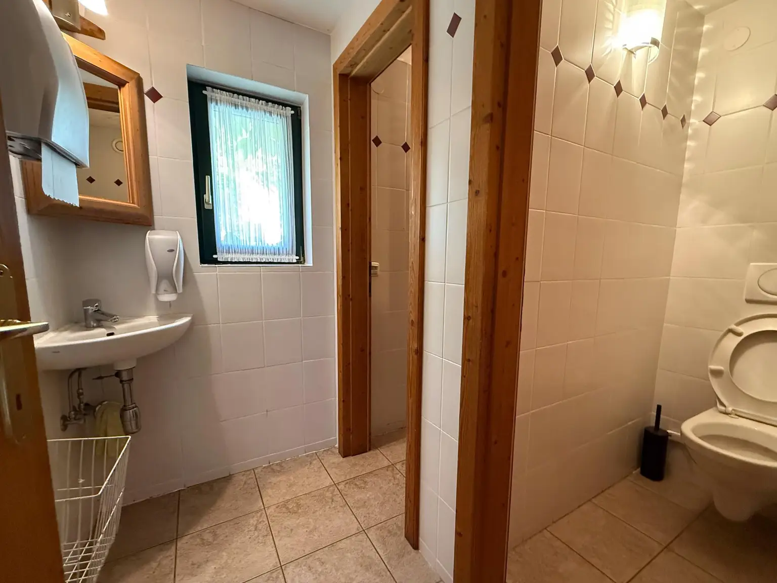 Gasthaus / Weinstube "WEINECK" im Yspertal zu erwerben!