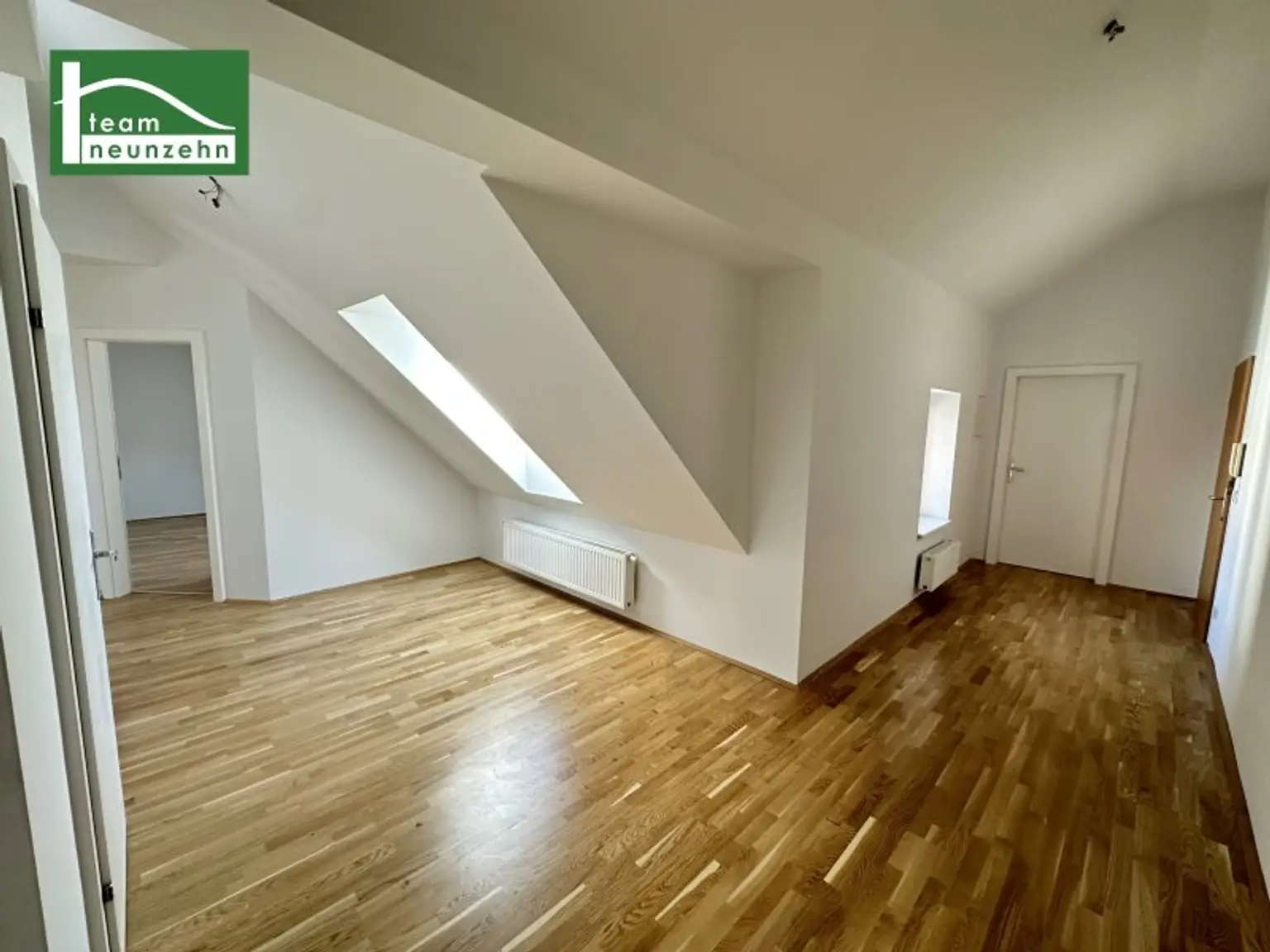 Panoramablick-Wohnung mit Dachterrasse nahe U6 Meidling zwischen Schönbrunn und Wienerberg - Frisch renoviert!