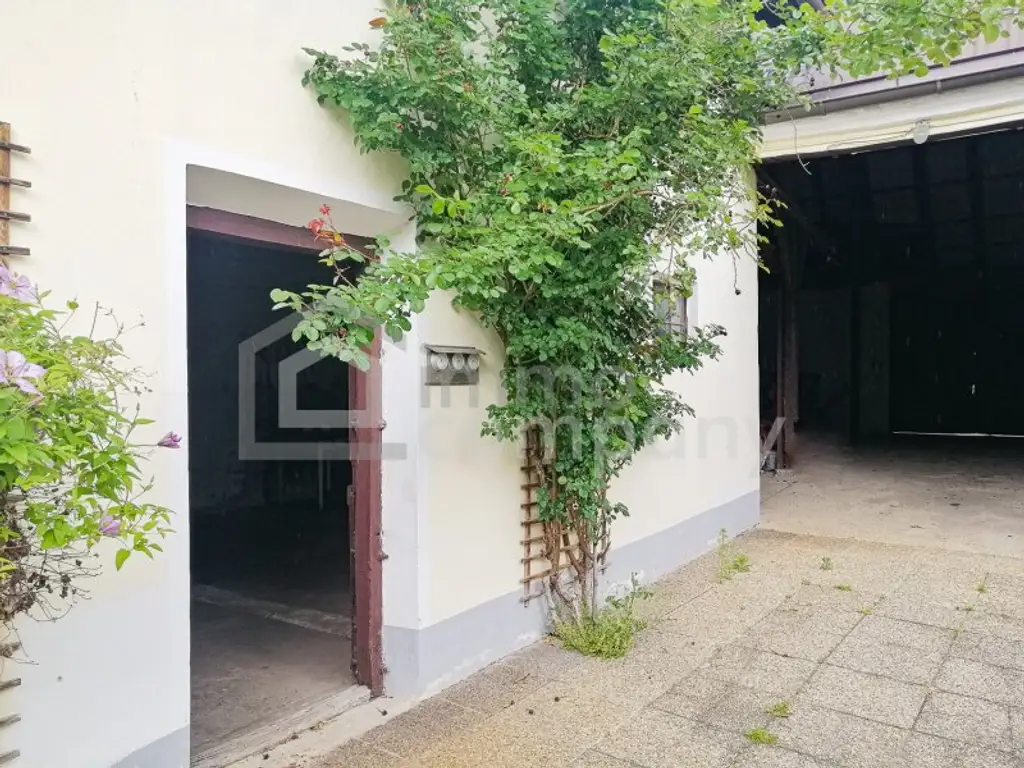Mehr Platz geht nicht - EFH mit Einliegerwohnung & Nebengebäuden!