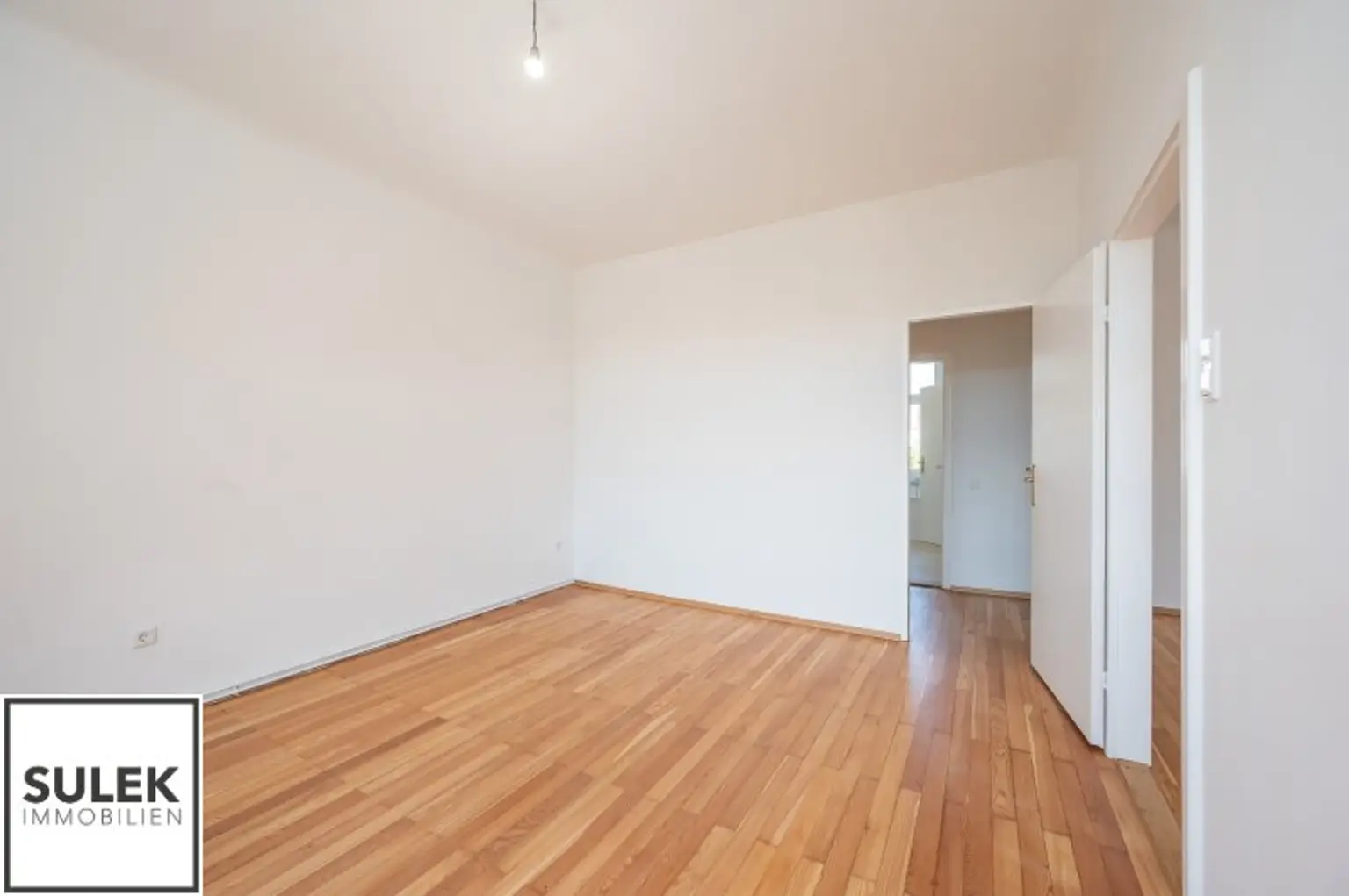 Großzügige 4-Zimmer-Wohnung am Brahmsplatz – Top-Lage im 4. Bezirk