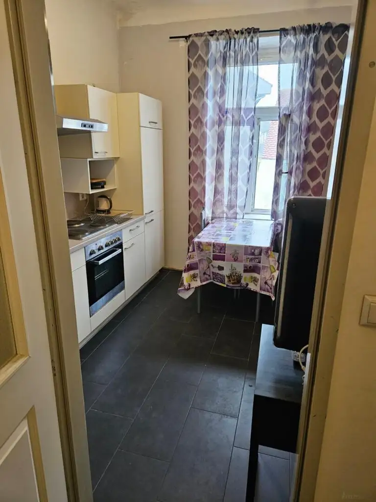 Bei XXX-Lutz, Wohnung mit Wohn-Essküche und 1 Zimmer ++Videorundgang++