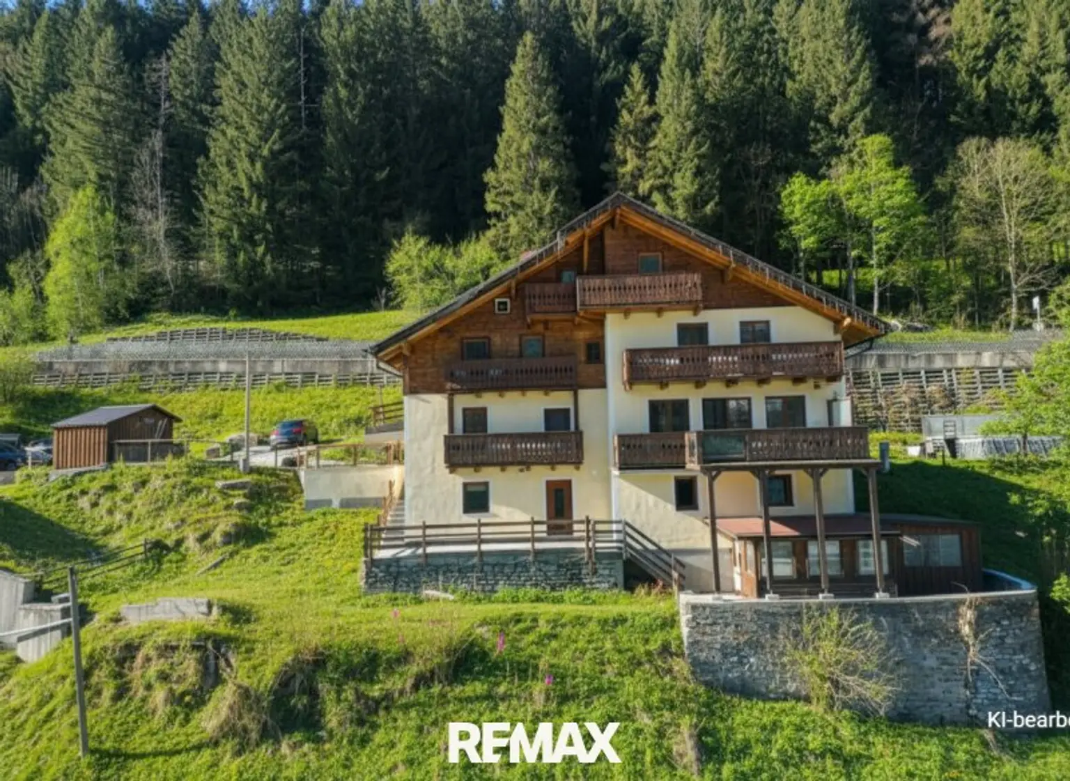 "Zukunft mit Aussicht" – Haus mit 4 Apartments und Eigentümerwohnung