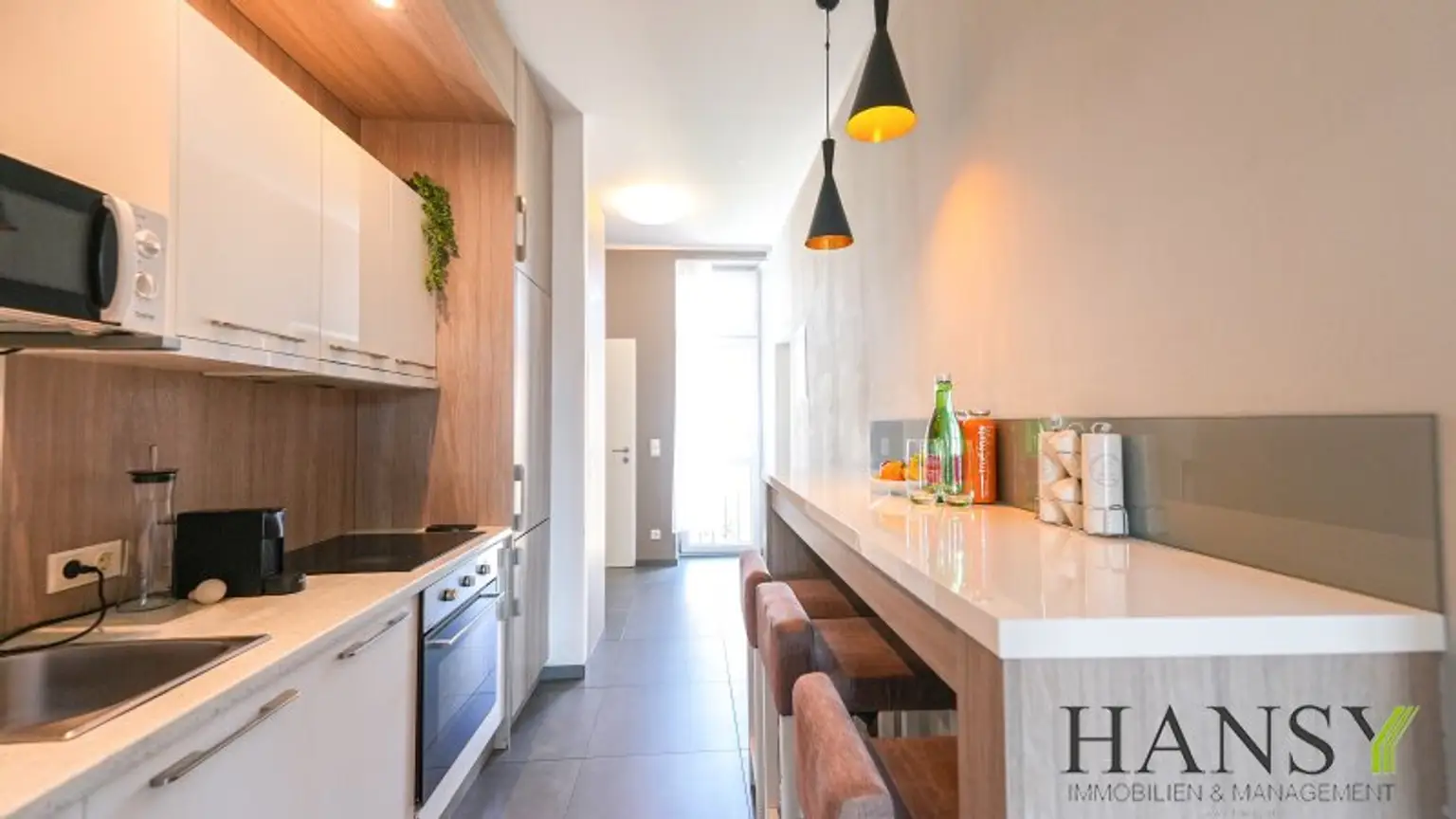 Charmante vollmöblierte 3 Zimmer Wohnung mit Lift!