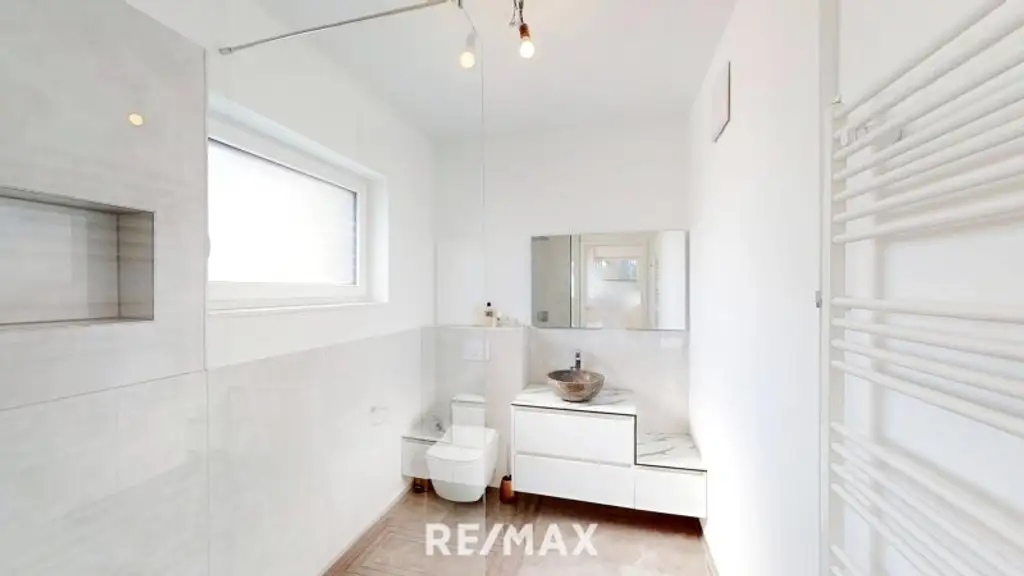 REPRÄSENTATIVE TRAUMVILLA IN BESTLAGE VON HIMBERG NÄHE WIEN & U1