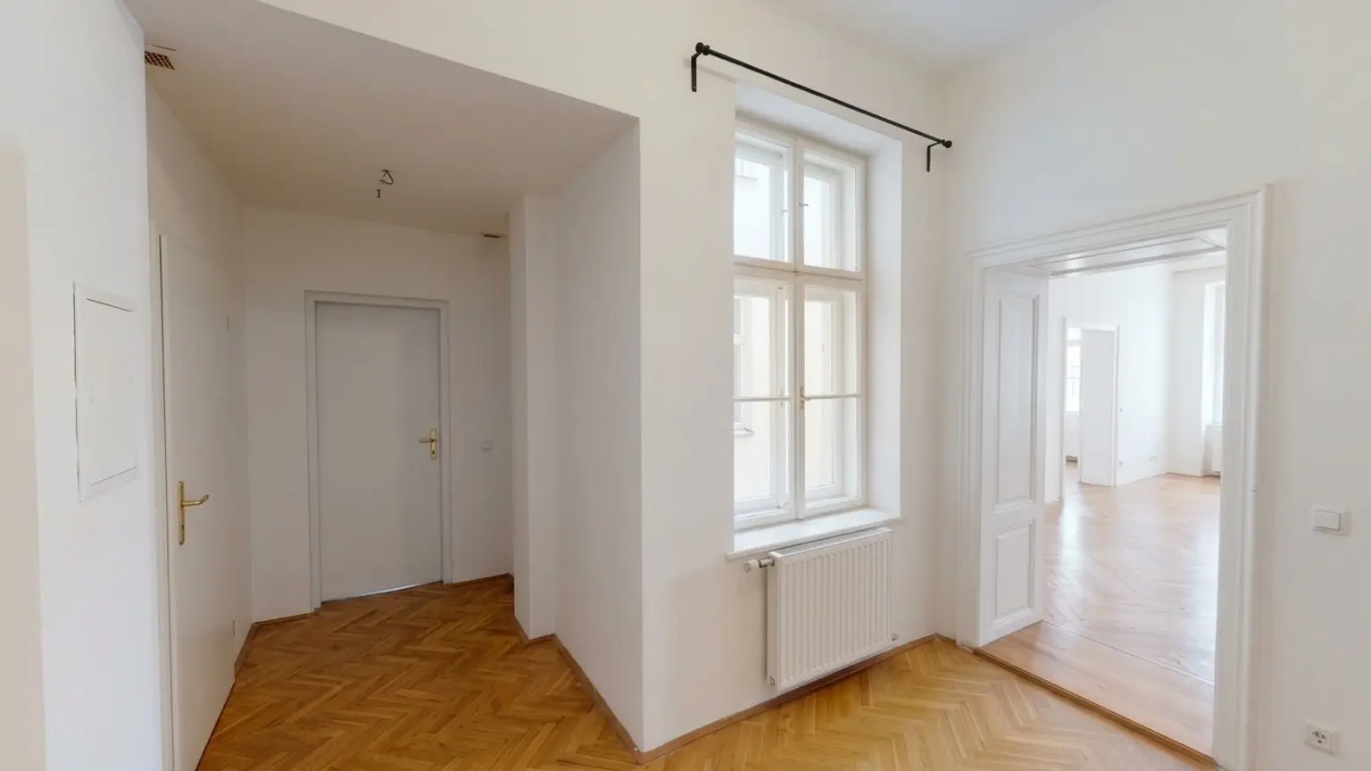 ALTBAUFLAIR IM SERVITENVIERTEL | GROSSZÜGIGE 2-ZIMMER-WOHNUNG - unbefristet
