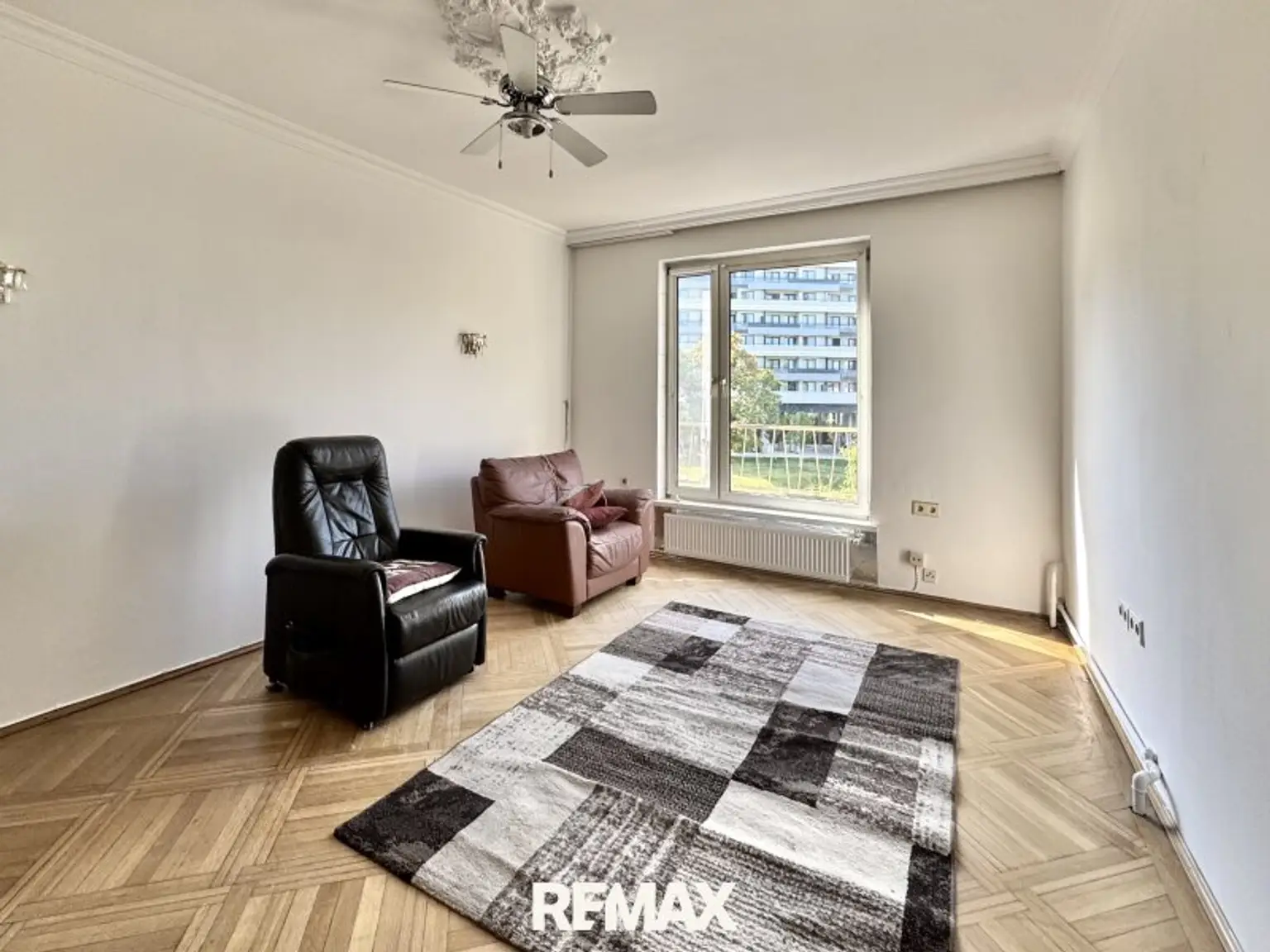 2 Zimmer mit franz. Balkon