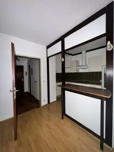 HIT!  GÜNSTIG,FREUNDLICH, BEQUEME 2 ZIMMER WOHNUNG IM ZENTRUM !