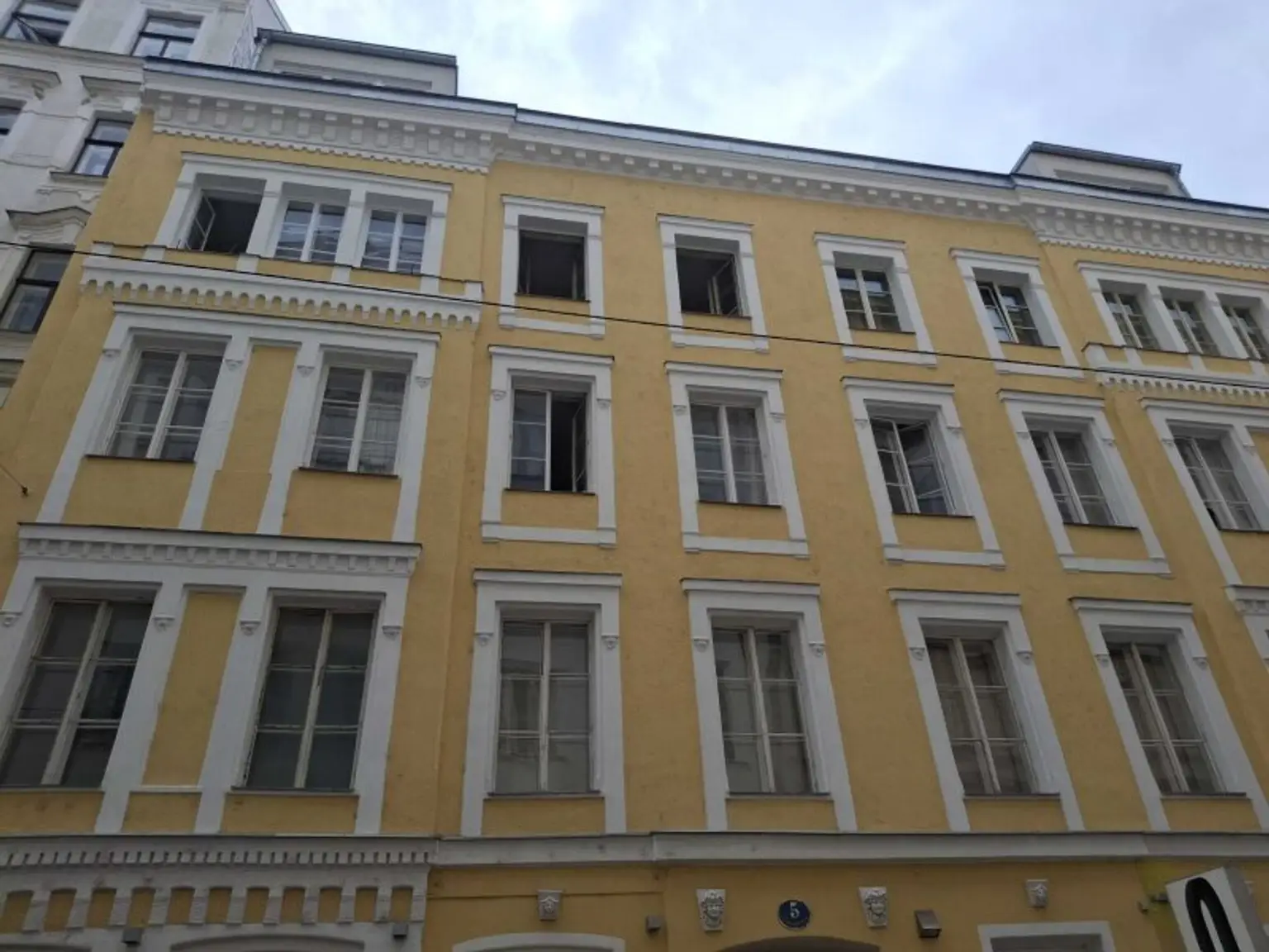 Naschmarktnähe - toller Altbau - viel Potenzial