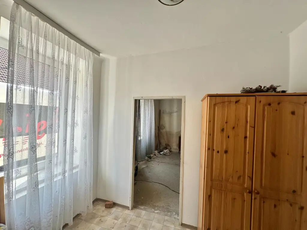 Sanierungsbedürftiger Bauernhof mit großem Grundstück, Stallungen und Stadl – ländlicher Charme mit viel Potential!