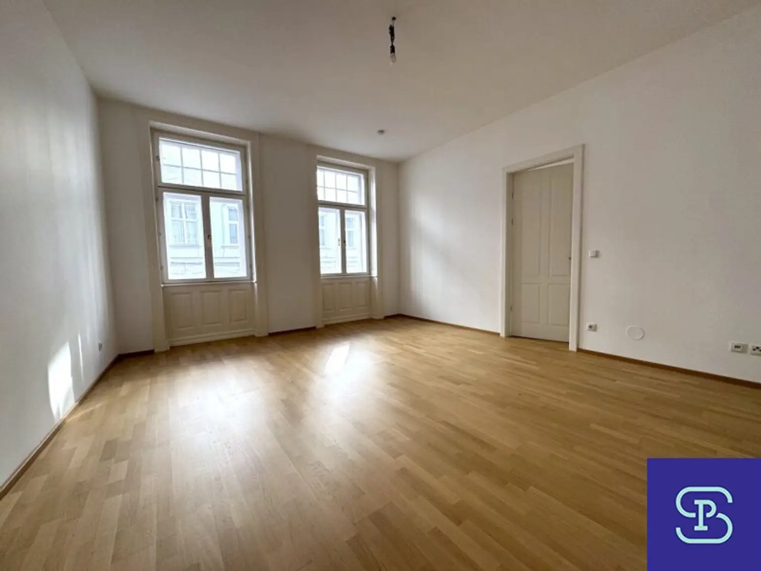 Provisionsfrei: Unbefristeter 98m² Altbau mit 11m² Süd-Loggia und Einbauküche - 1070 Wien!