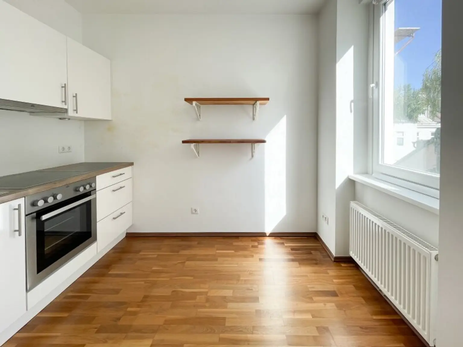 NÄHE LORENZ-BAYER-PARK: attraktive 1-Zimmer-Altbauwohnung mit separater Küche