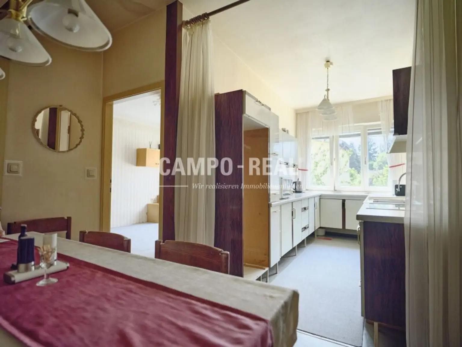 CAMPO REAL: Charmantes Stadthaus – Ihr Renovierungsprojekt mit Potential!