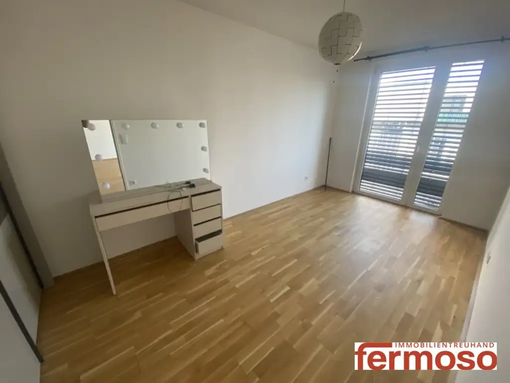 Helle 2-Zimmer Wohnung in einem Neubaukomplex