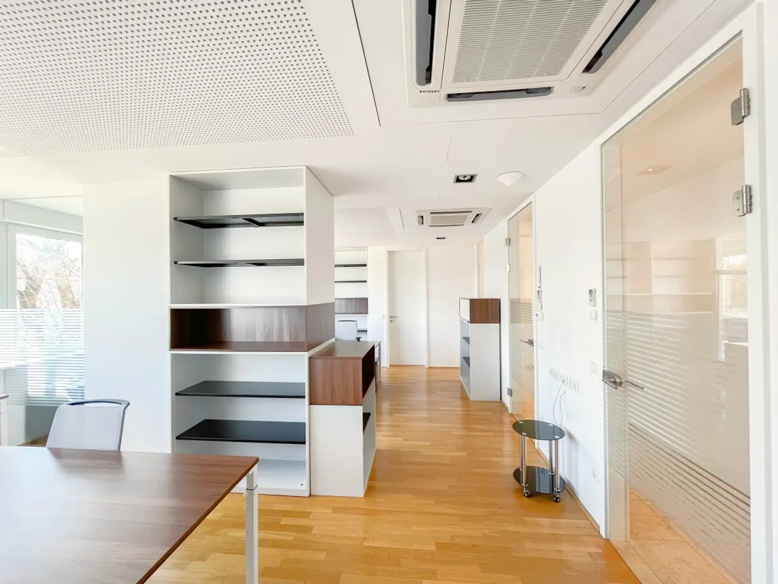 [06731] Arbeiten mit Blick in den Akademiepark