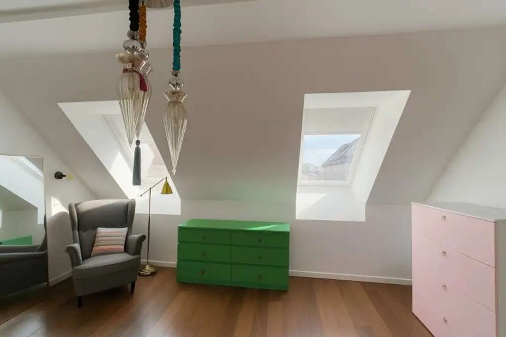 Perfekte Kombination! 3 Zi. im Altbau mit Balkon & Garage im 2.Bez.