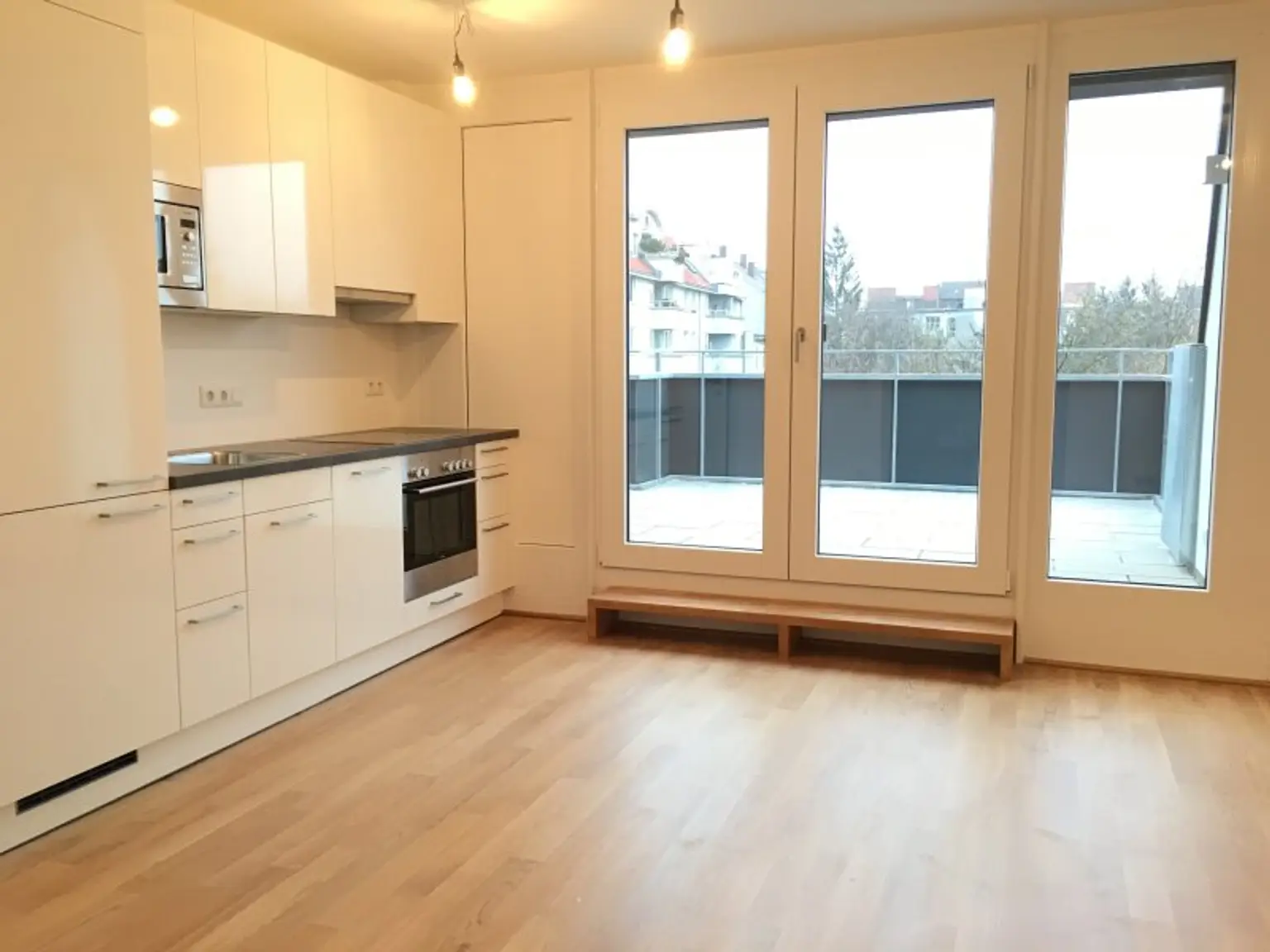 Modernes Wohnen über den Dächern Wiens – 3-Zimmer-Dachgeschosswohnung mit großer Terrasse in Ruhelage