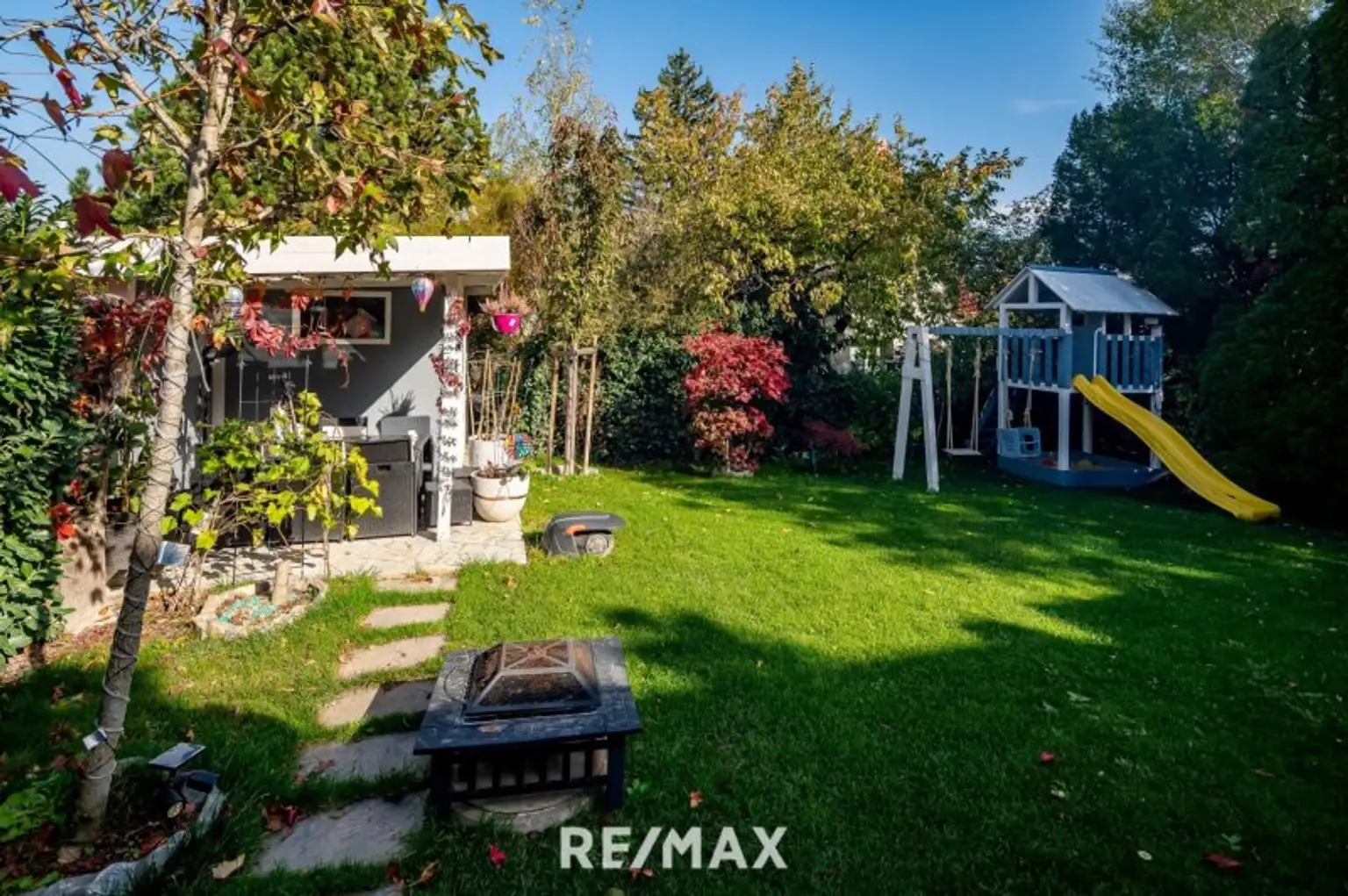 WOHNEN MIT STIL | KOMFORT | LUXUS UND SWIMMINGPOOL in Grünruhelage.