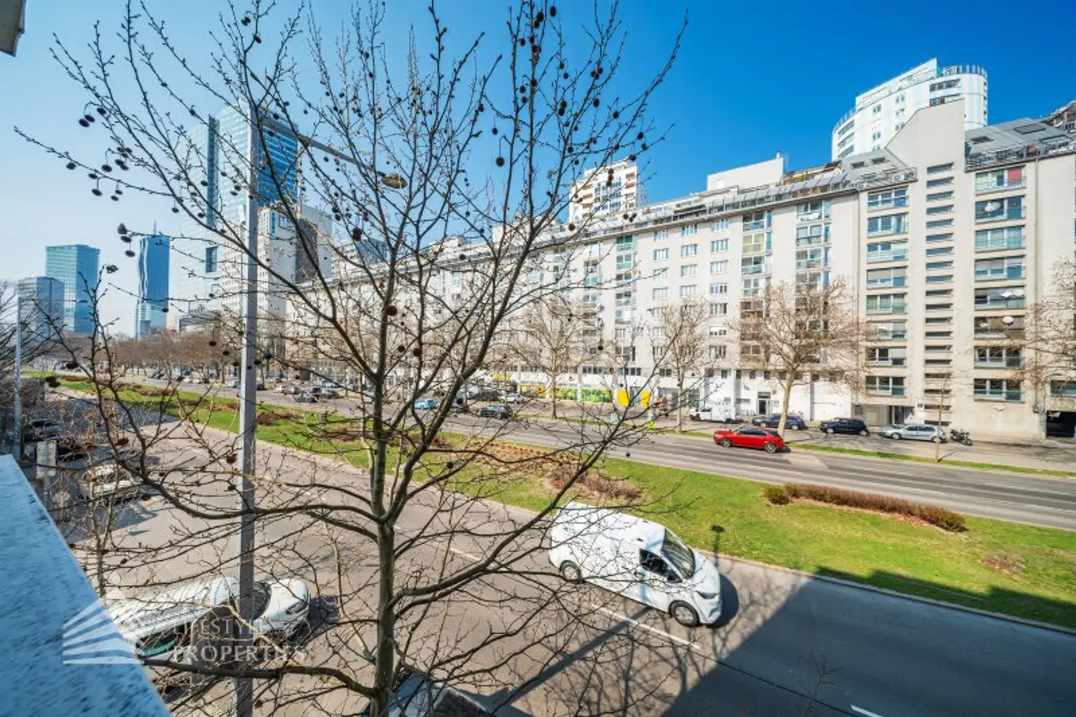 Modernes City-Living bei der UNO-City Exklusive 3-Zimmer-Wohnung mit zwei Loggien