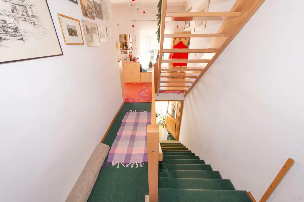 Großzügiges Einfamilienhaus mit viel Platz, hohem Potenzial und hoher Bebauungsdichte – Ideal für Familien oder Investoren