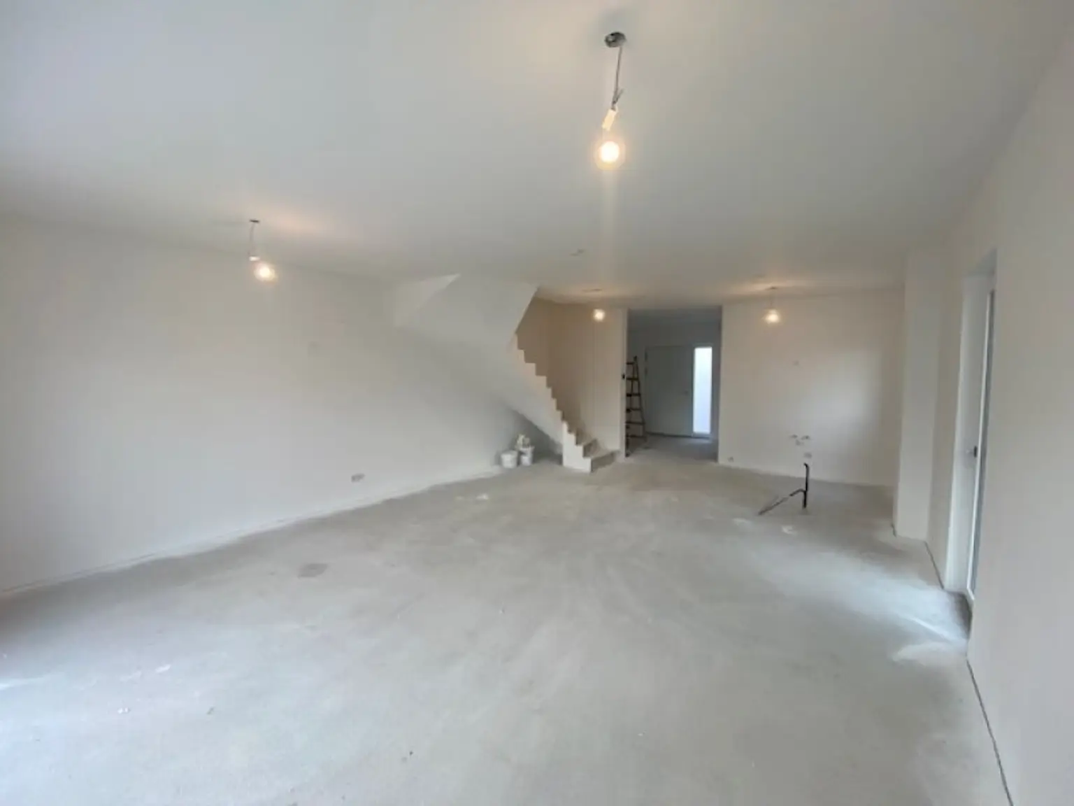 Moderne Doppelhaushälfte in Parndorf: Erstbezug mit Garten und Terrasse!