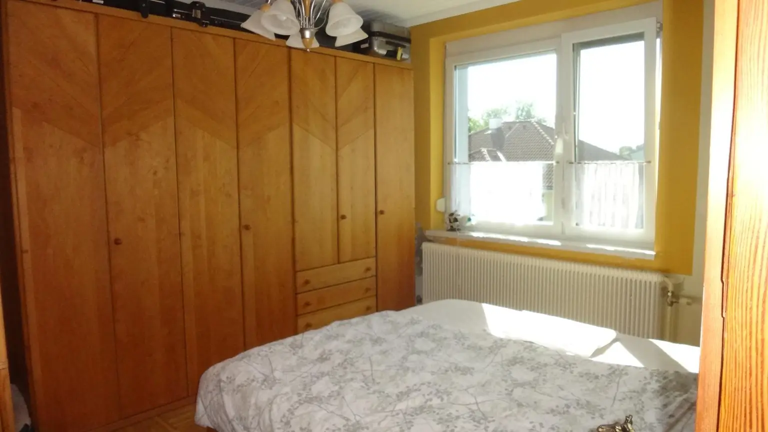 Einfamilienhaus mit vielen Zimmern in ruhiger Lage !