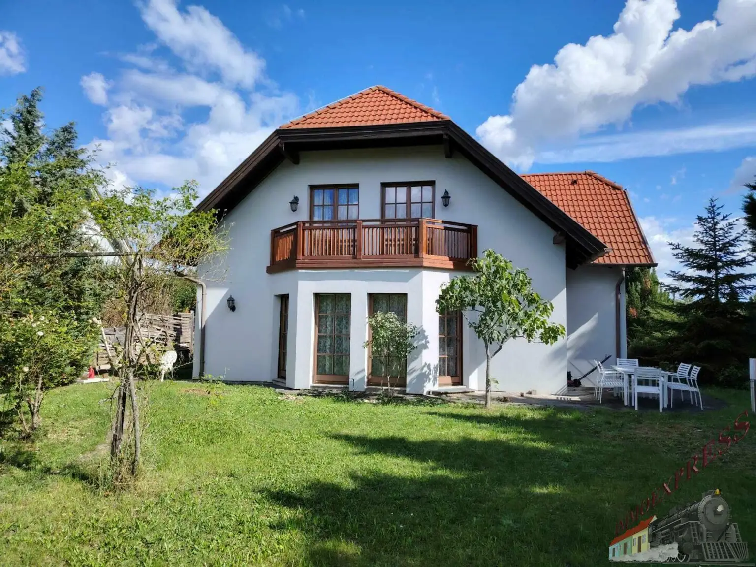 Großzügig gebautes Einfamilienhaus (Baumeisterhaus) auf 950m² Grund - nur ca. 25min nach Wien!