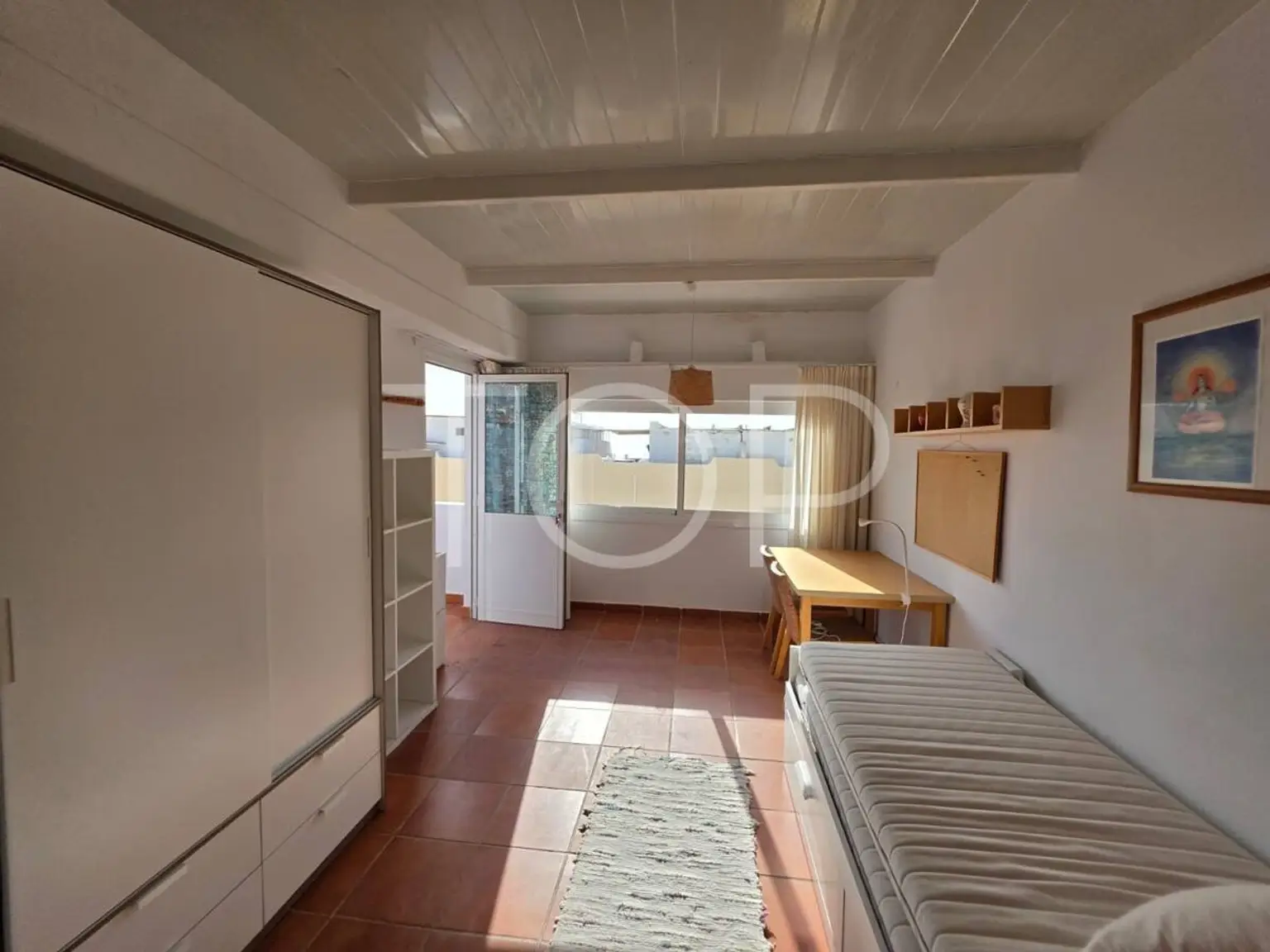 b2101ae8-940c-439b-9535-e690402a6ab6