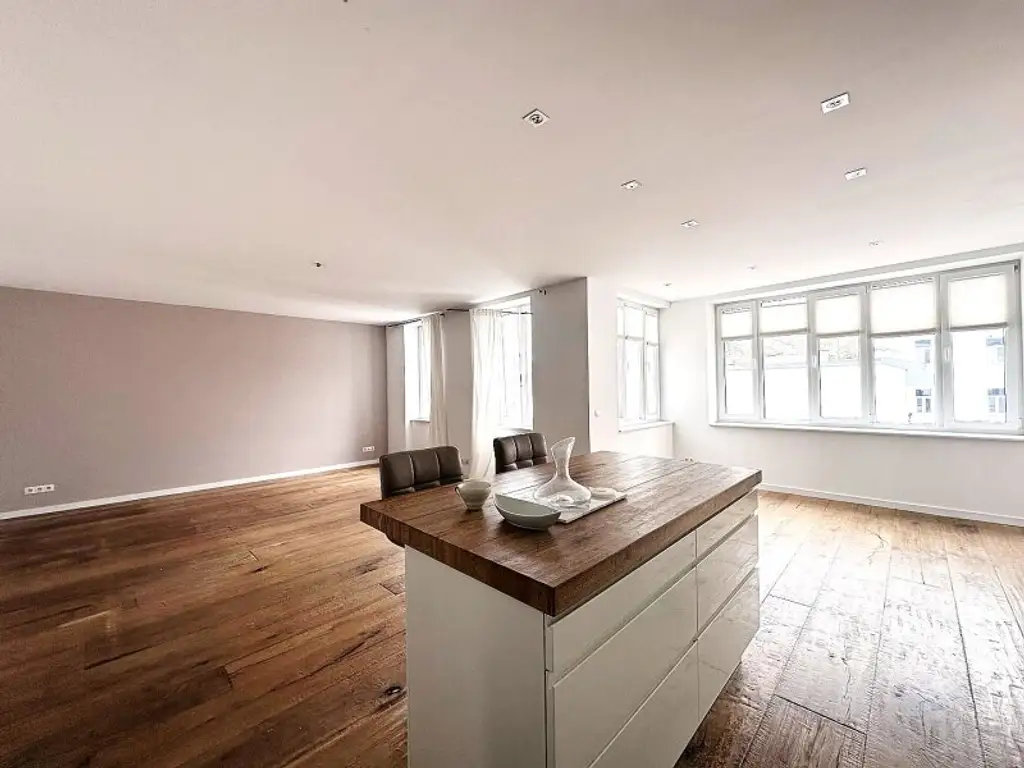 Ein Zuhause für Ästheten und Liebhaber stilvoller Altbaukultur mit knapp 94m² | 8m² Balkon - 1160 Wien