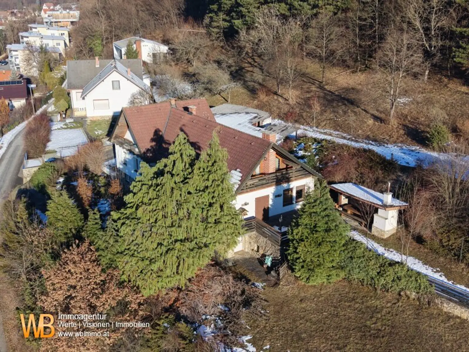 Fernblick 3 Geschoße, über 200m² WNFL + 100m² Lager + 4300m² Eigengrund