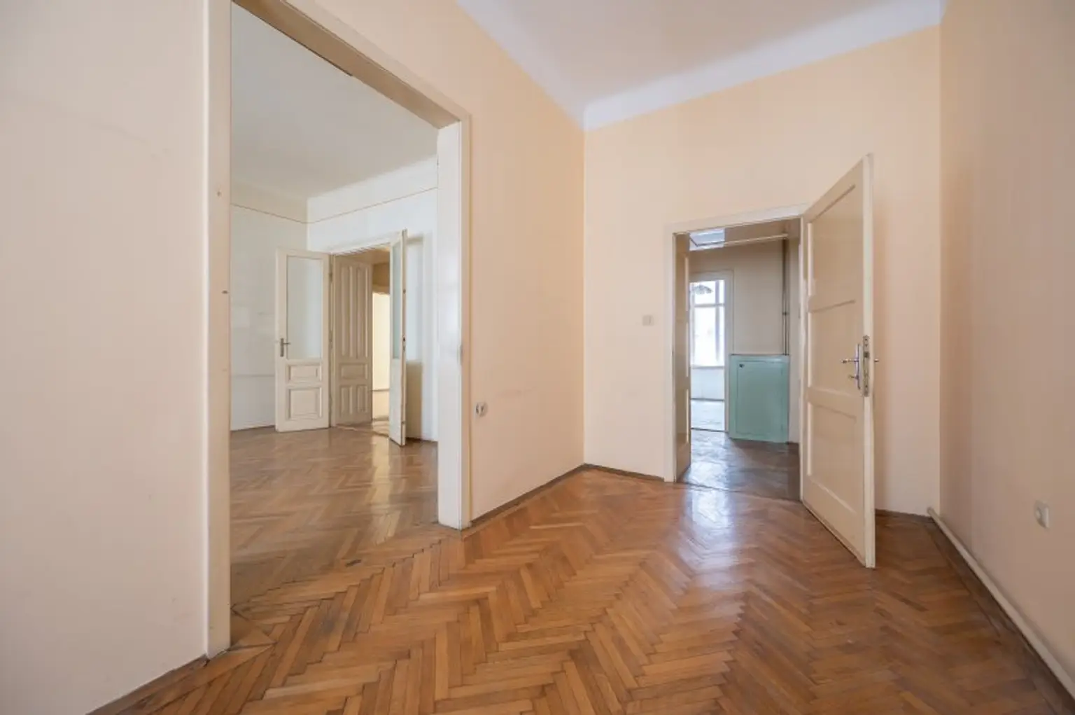 Hidden Gem in the Heart of the 6th – Historic Charm Meets Future Vision!