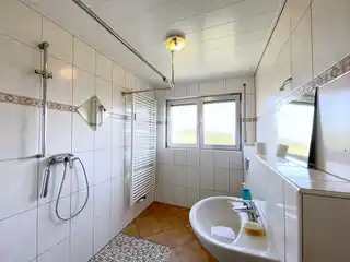 Wohnung-unten_Badezimmer