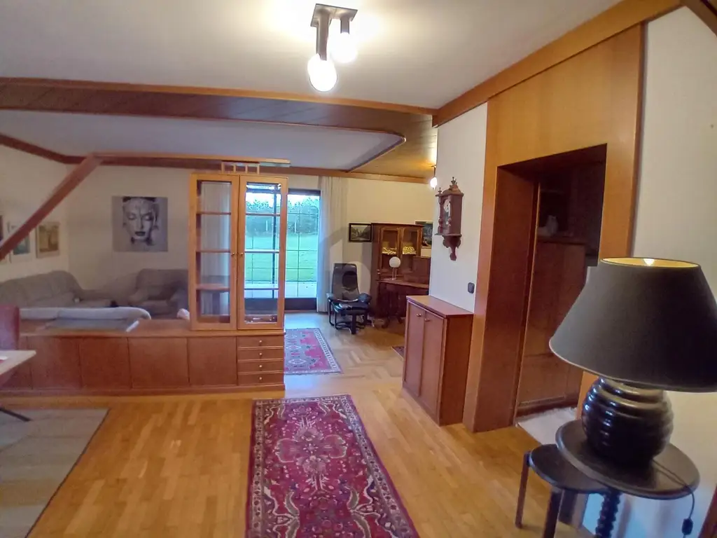 EIN ZUHAUSE MIT CHARAKTER - STILVOLLER BUNGALOW IN ERHÖHTER LAGE