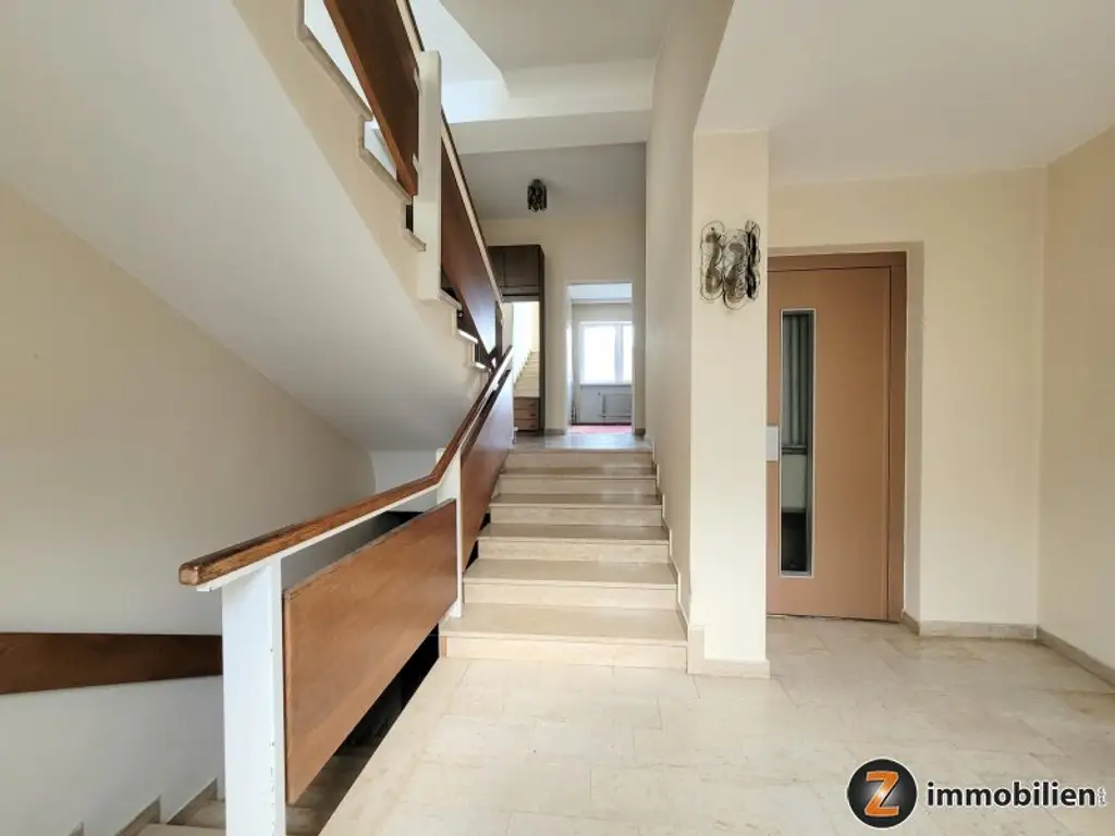 Großzügiges Wohnhaus mit Lift im lebenswerten Lockenhaus!