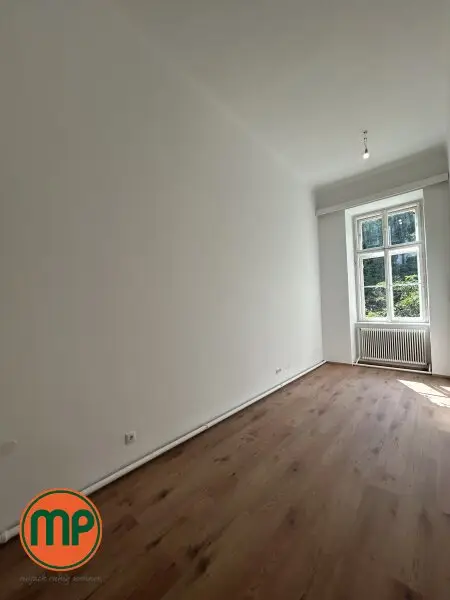 Charmante Altbauwohnung im Herzen der Stadt – frisch saniertes Bad & WC