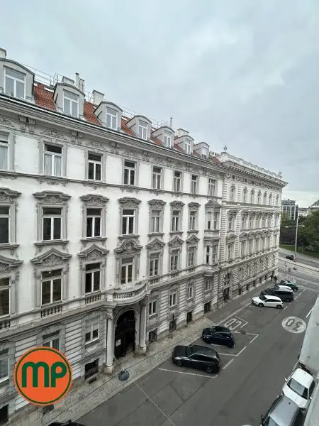 Beste Lage trifft Altbaucharme - 2 Zimmerwohnung am Schwarzenbergplatz