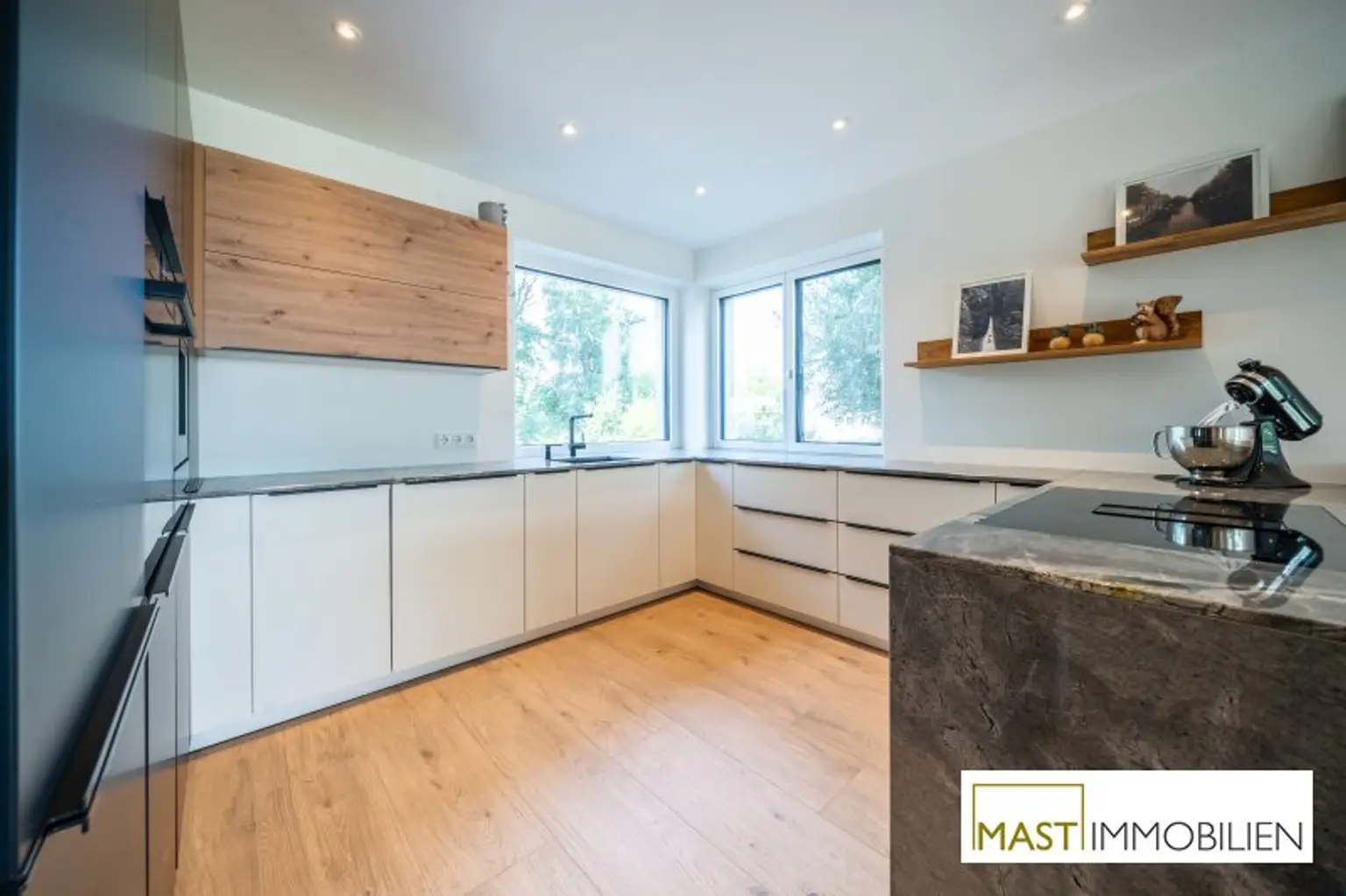 Modernes Einfamilienhaus mit Stil und Komfort in Schönkirchen-Reyersdorf.