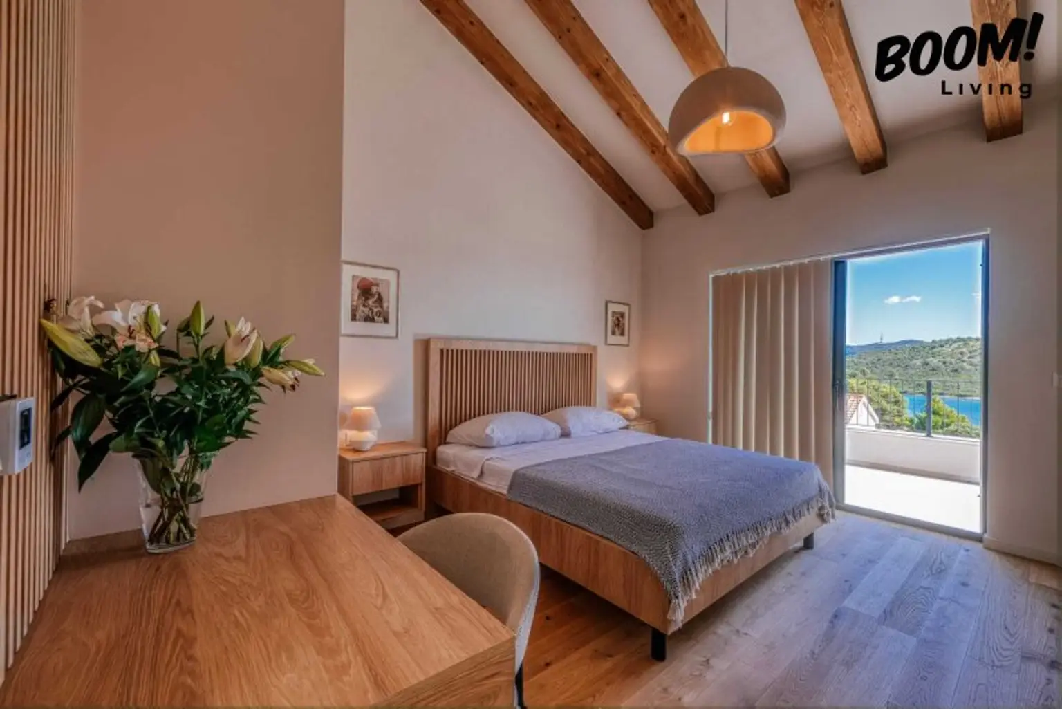 Mediterraner Traum trifft moderne Urbanität - Stillvolle Design Villa im Herzen der Insel Iz