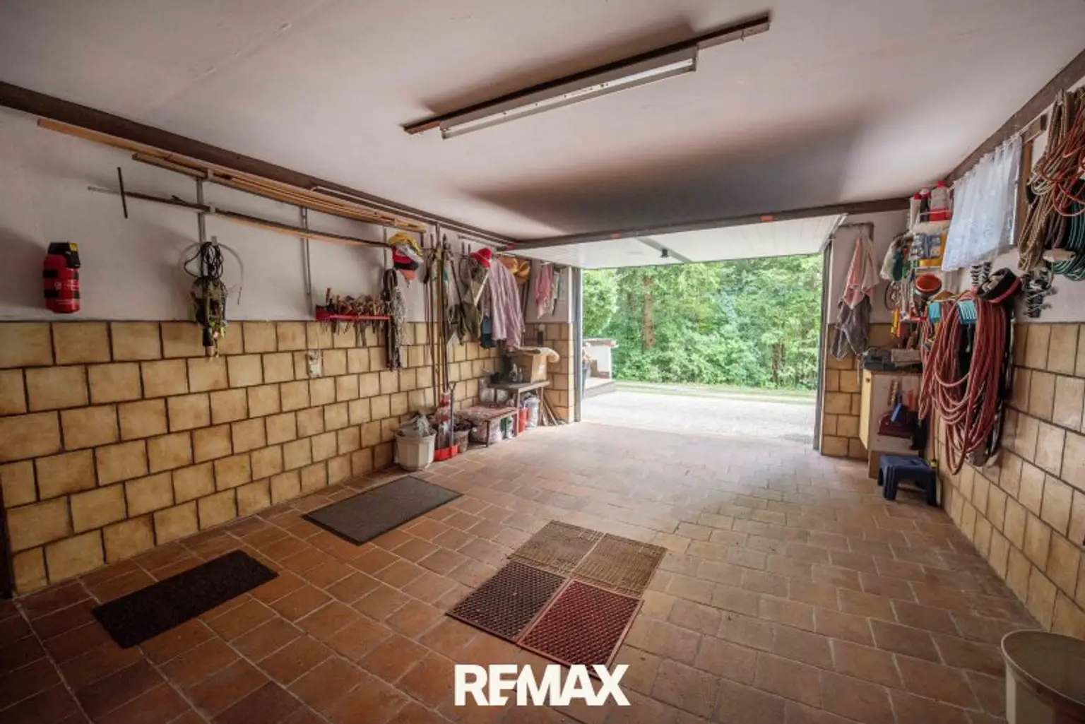 verflieste Garage