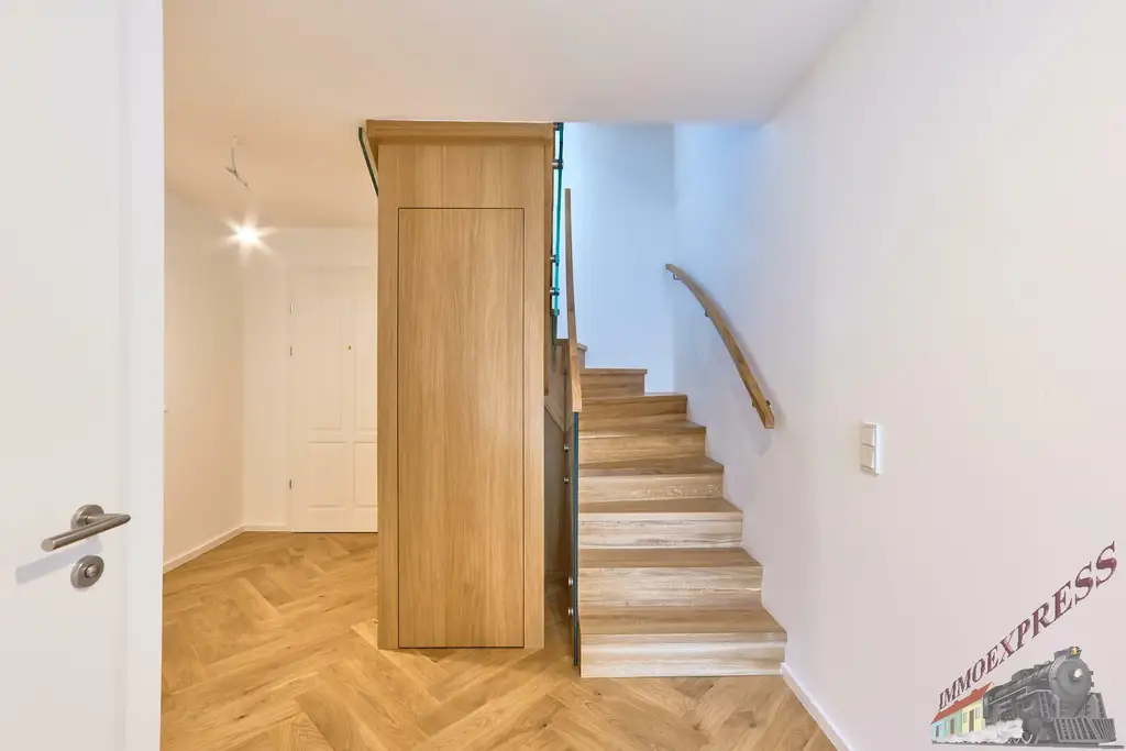 Exklusive 4-Zimmer-Wohnung mit 43 m² Panoramaterrasse – Familienhit im DG